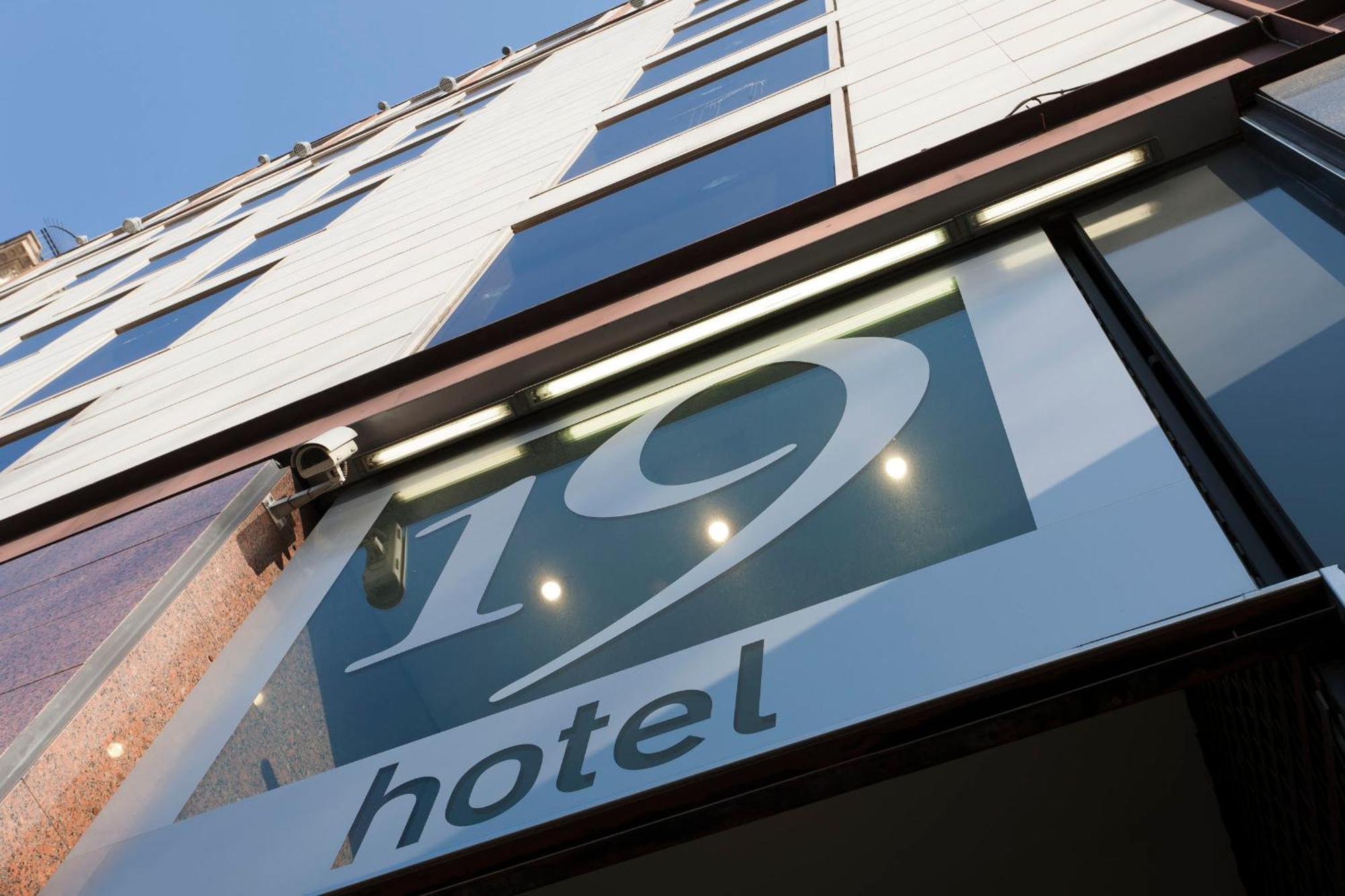 Olivia Plaza Hotel